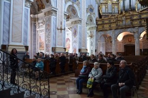 in der Kirche 2 kl