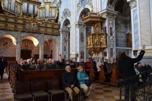 in der Kirche kl